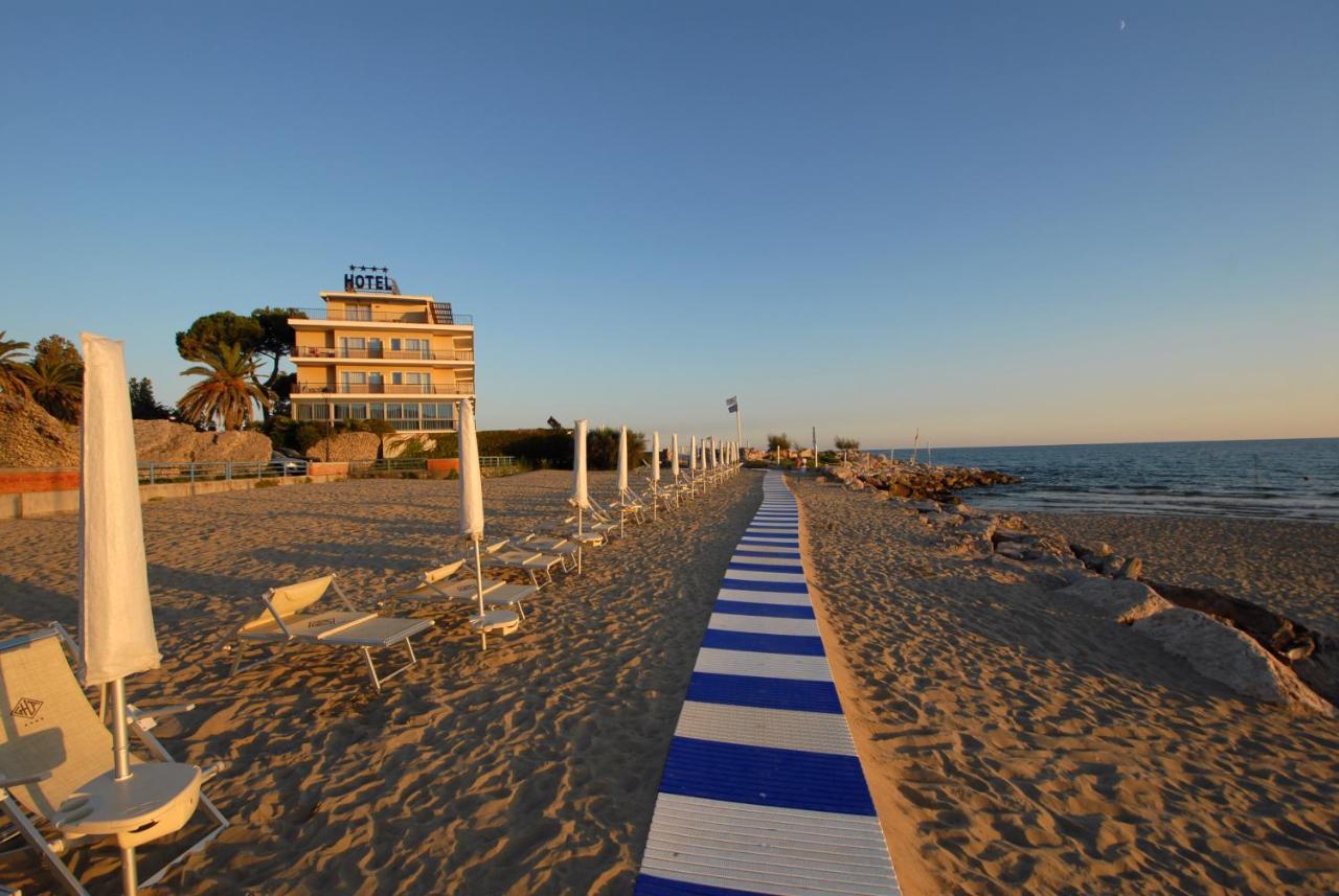 Grand Hotel L'Approdo Terracina Bagian luar foto